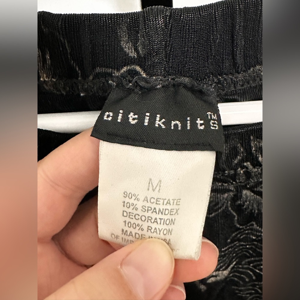 Citiknits size medium stretchy pants - Picture 3 of 4